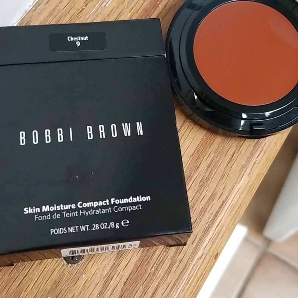 BOBBI BROWN SKIN MOISTURE COMPACT FOUNDATION